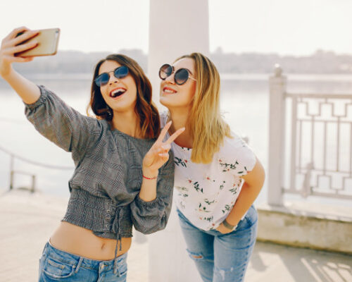 Poti avea castiguri la videochat fara nuditate?